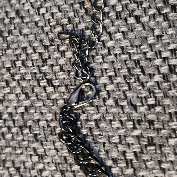 Metal statement necklace - Picture 4 of 4